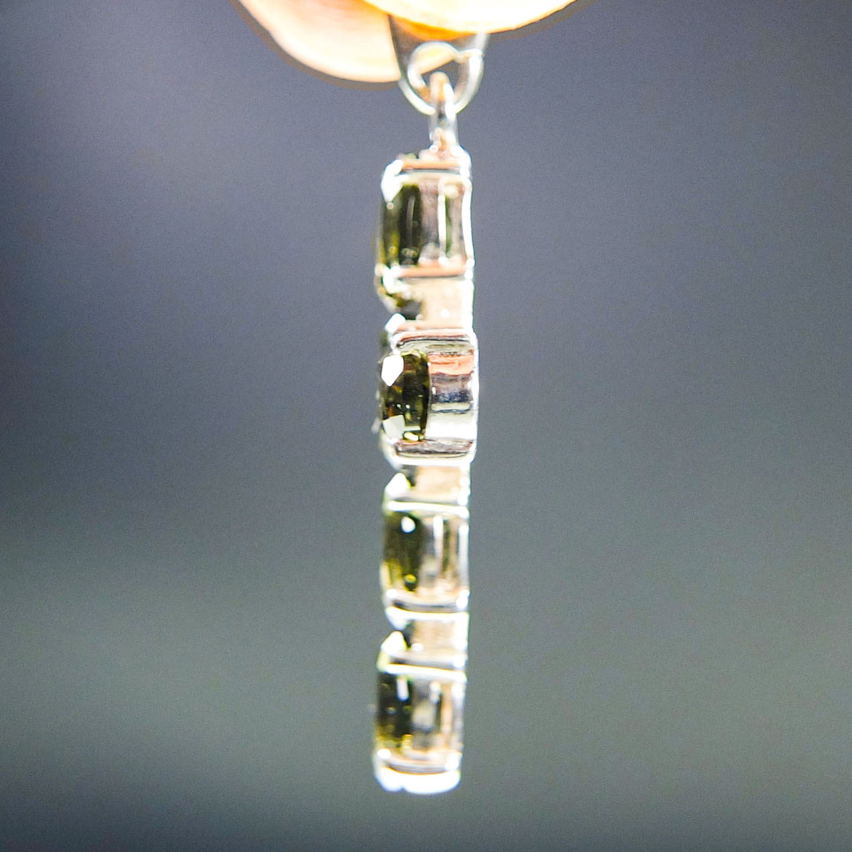 Moldavite pendant with CERTIFICATE