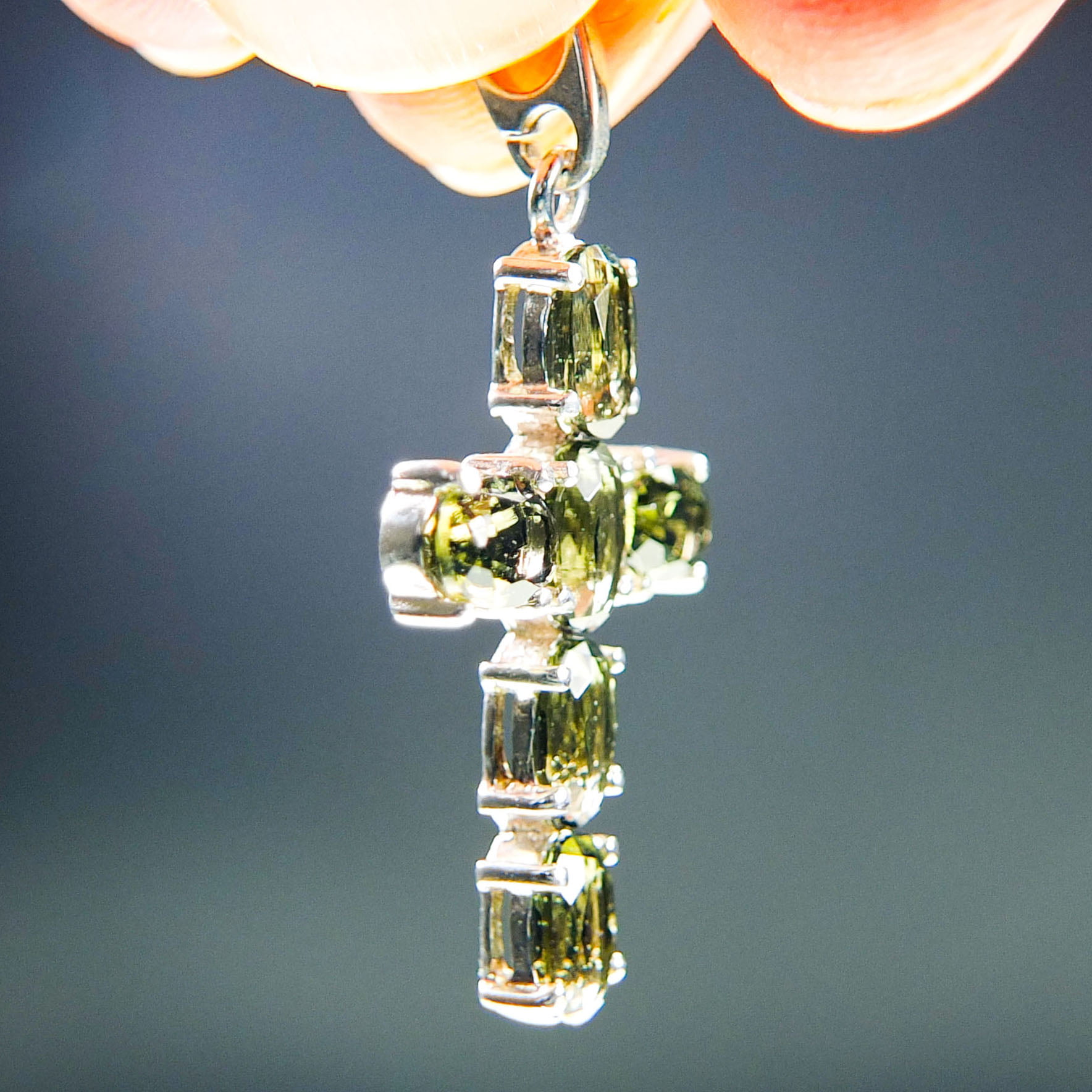 Moldavite pendant with CERTIFICATE