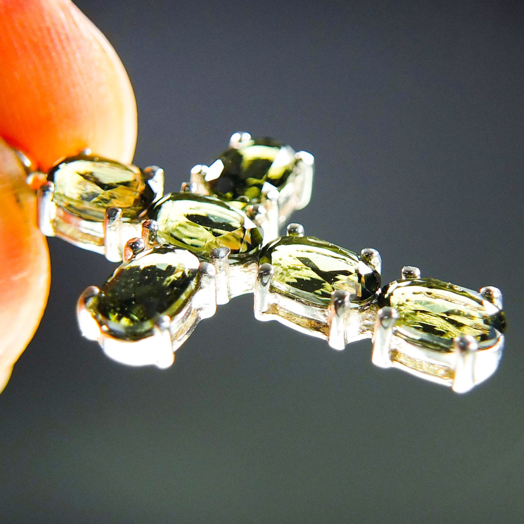 Moldavite pendant with CERTIFICATE